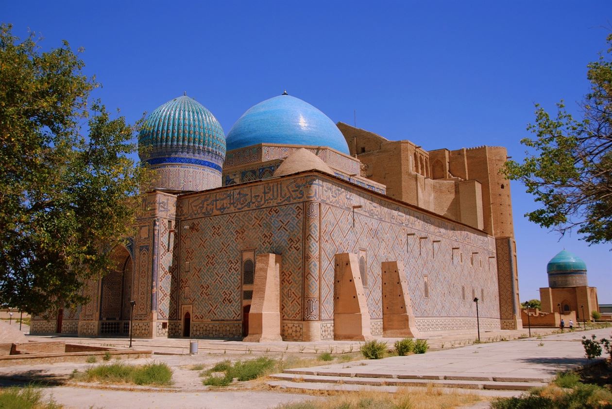 Ходжи ахмеда ясави в туркестане. Мавзолей ходжа ахмета яссауи. Ходжа ахмед яссауи портрет. Мечеть ахмеда ясави. Ходжа ахметов.